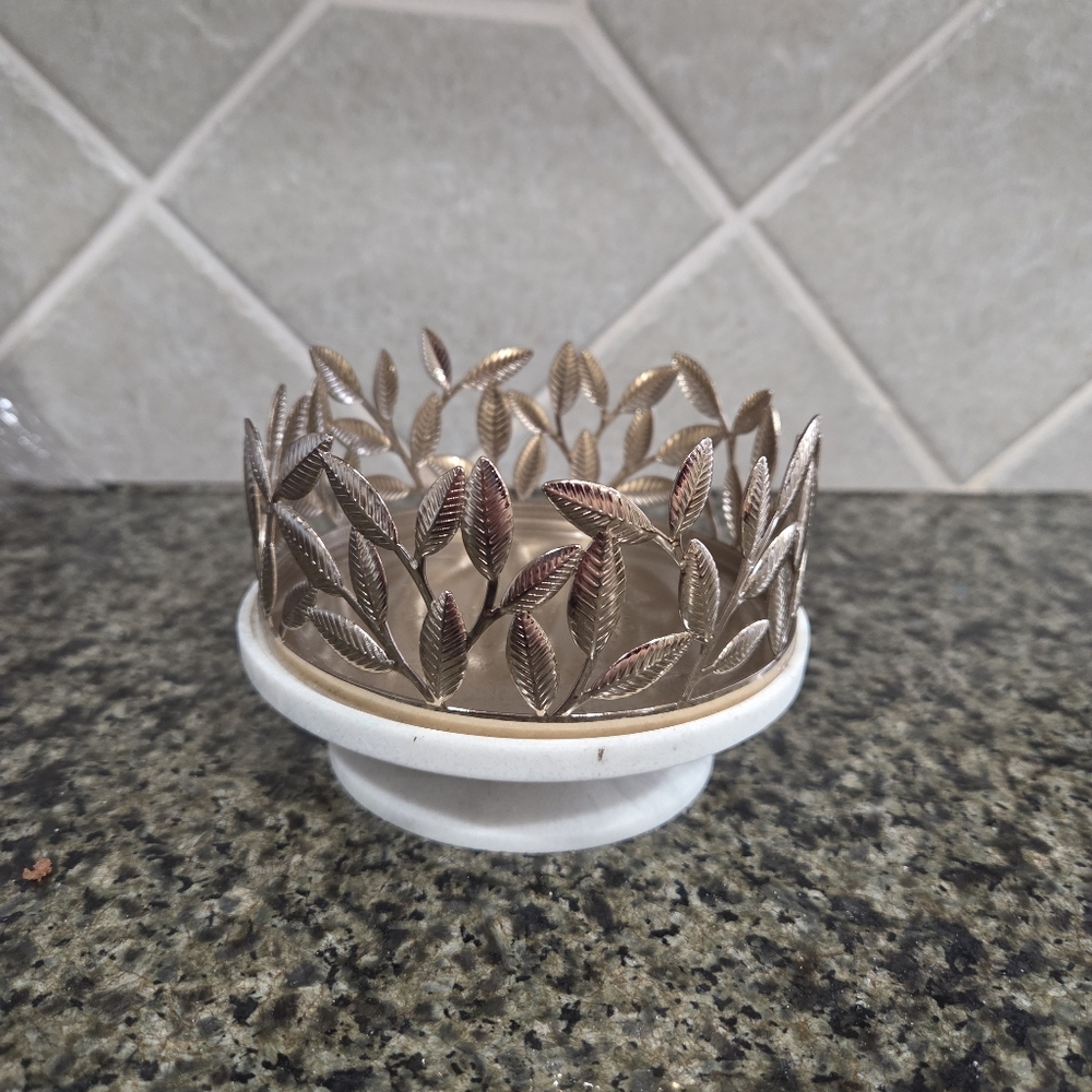 Bath and Body Works Fall Gold Foliage Marble 3 Wick Camdle Holder